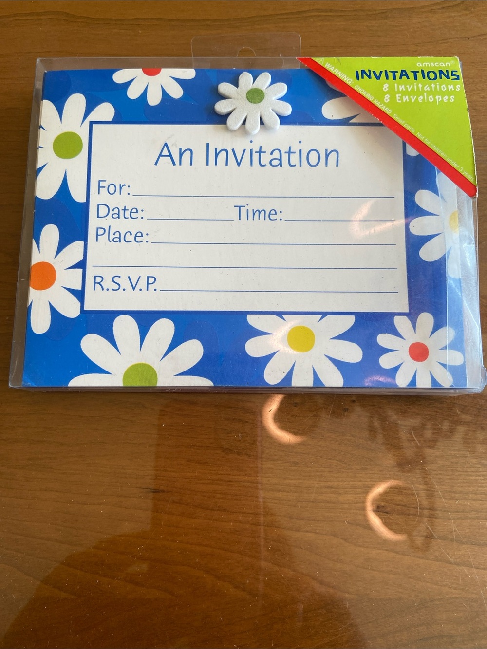 Amscan 8 Blue Daisy Invitation Cards with Envelopes.